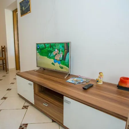 Moderne In Mit Garten Und Terrasse - B57089 Appartement