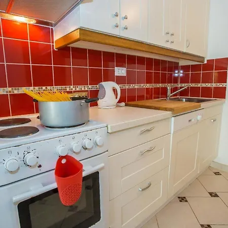 Moderne In Mit Garten Und Terrasse - B57089 Apartment *